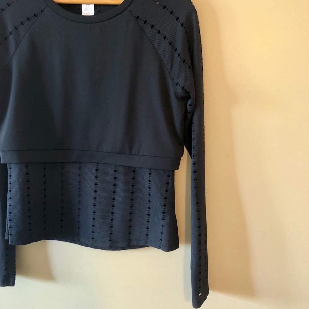 {Fabletics} Shelby LS - Picture 3 of 8